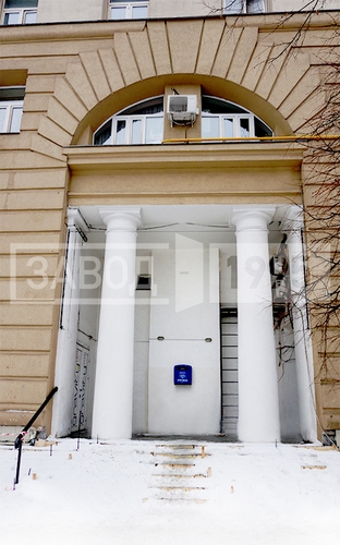 Вид крыльца, где будет установлена решетчатая перегородка