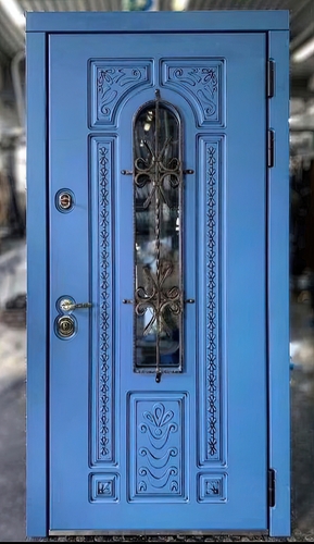 С ажурной фрезеровкой, стеклопакетом и решеткой