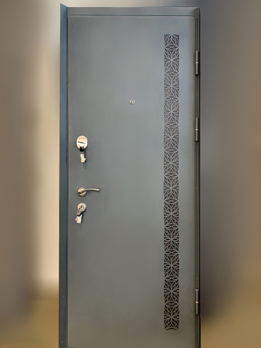 Темная с ажурной фрезеровкой