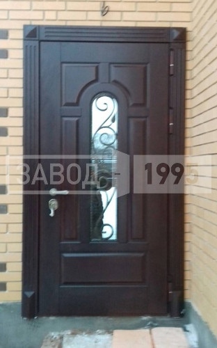 Металлическая дверь с ковкой