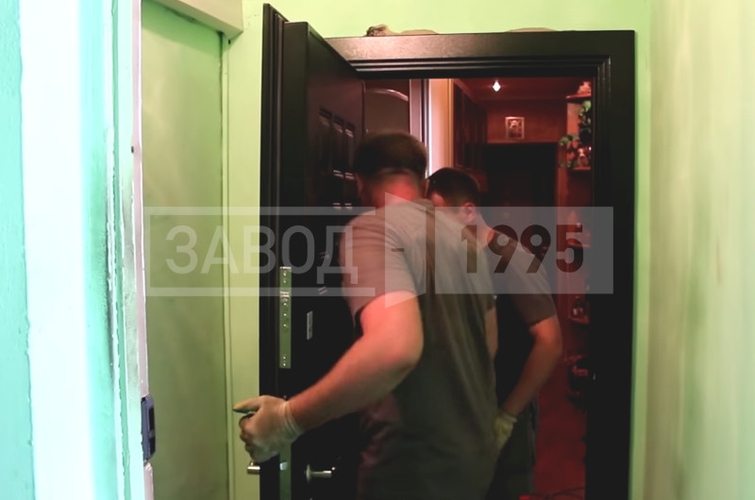 Навешивание дверного полотна