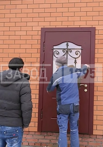 Проверка конструкции двери и фурнитуры