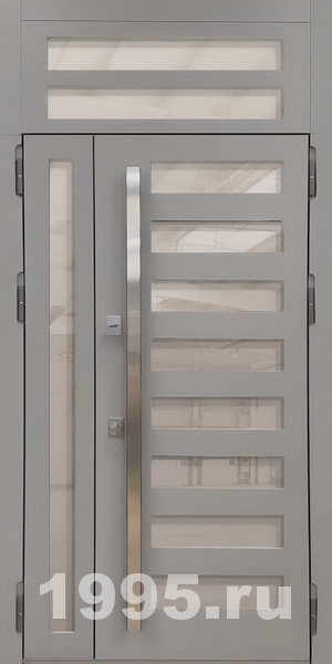 Полуторная дверь с фрамугой, остеклением, хромированной длинной ручкой (терморазрыв) Полуторная дверь с фрамугой, остеклением, хромированной длинной ручкой (терморазрыв)