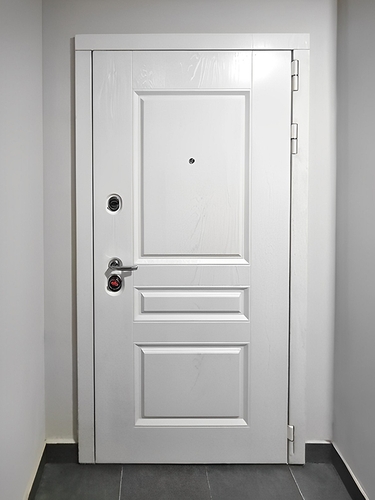 Белая дверь МДФ