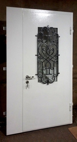 Белая порошковая дверь со стеклом