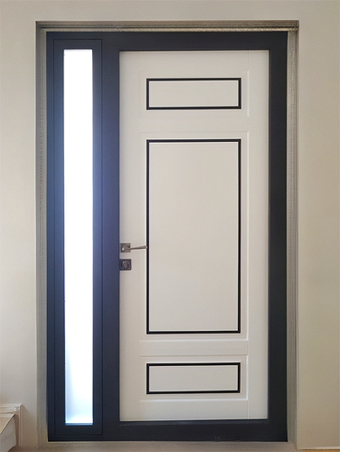 Дверь с боковым остеклением