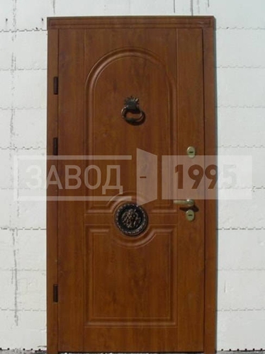 Дверь с молоточком