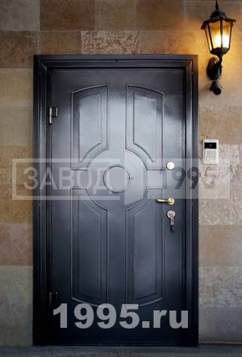 Дверь с рисунком на металле