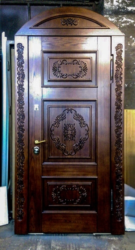 Дверь с узорами