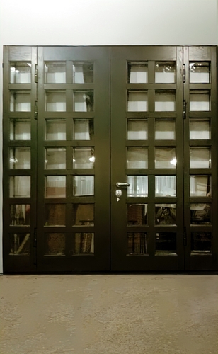 Двупольная дверь с остеклением