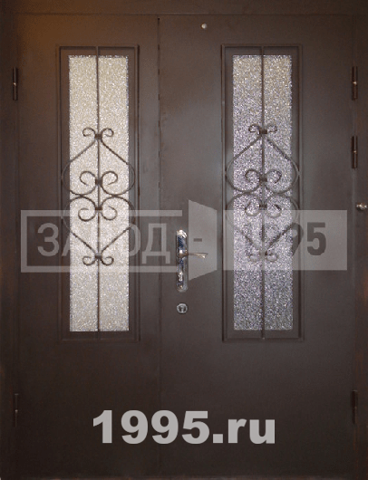 Двустворчатые металлические двери с ковкой