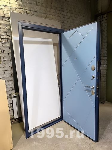 Изготовленная дверь с МДФ