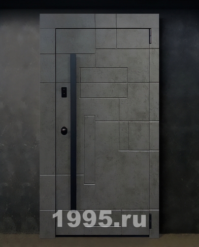 Квартирная дверь с черной ручкой