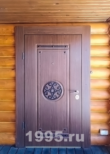 МДФ дверь с кованой деталью