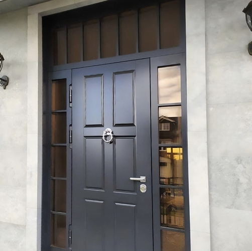 Нестандартная дверь со стеклом