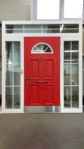 Нестандартная остекленная дверь