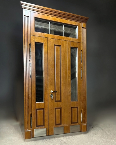 Парадная дверь со стеклом