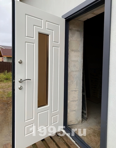 Дверь МДФ окрас по RAL с 3х-камерным тонированным стеклопакетом