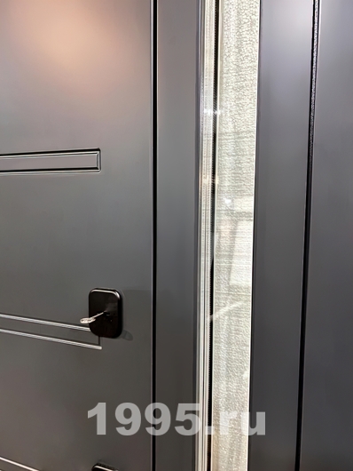 Стекло в боковой вставке