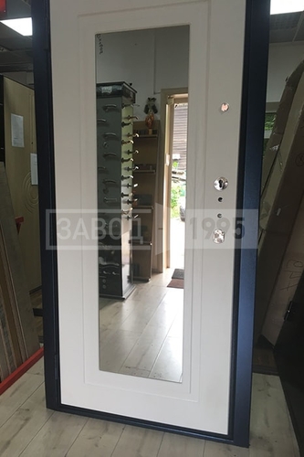 Светлая МДФ панель с зеркалом