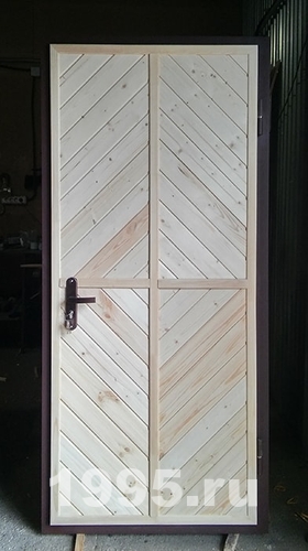 Входная дверь с вагонкой