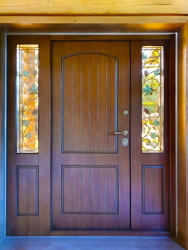 Входная группа с ковкой «виноград»