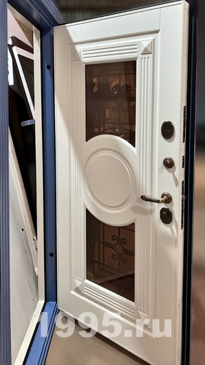 Внутренняя сторона двери